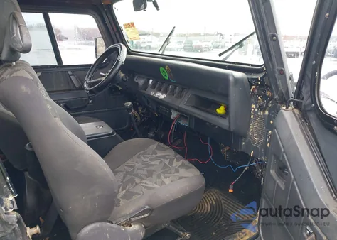 1995 Jeep Wrangler / Yj S/Rio Grande from USA, damaged, VIN 1J4FY19P0SP258399